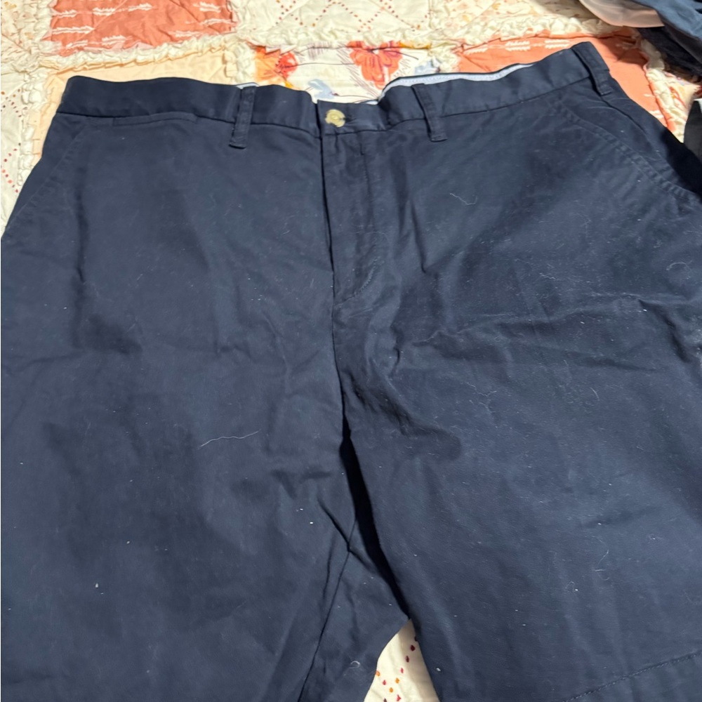 Tommy Hilfiger Men's Dark Blue shorts size 38